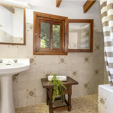 Villa Ferrer By Homevillas360