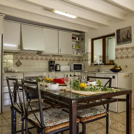 Villa Ferrer By Homevillas360 *